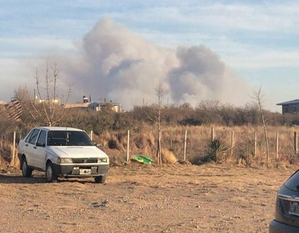 Bomberos de Arroyito se unieron para sofocar el incendio en Salsacate