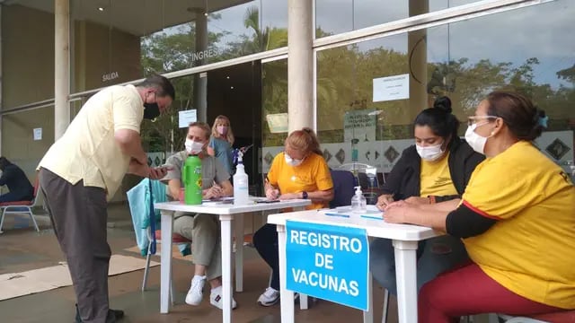 Puerto Iguazú: vacunación contra el COVID-19