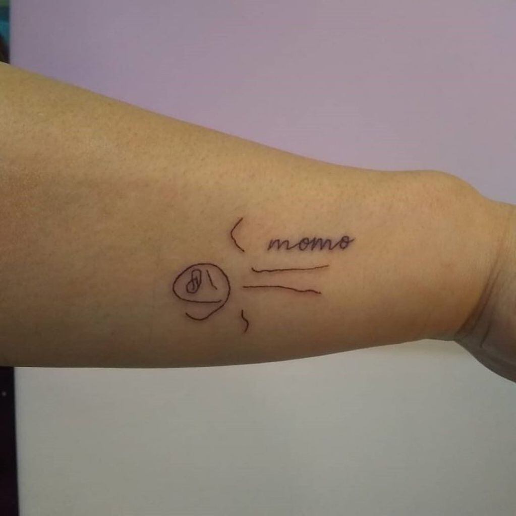 El tatuaje de Mari sobre Momo "Instagram/@jmena)