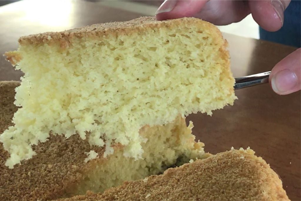 Sin manteca, sin leche, sin huevos: la torta ideal para acompañar las tardes de mate con muy pocos ingredientes y económica