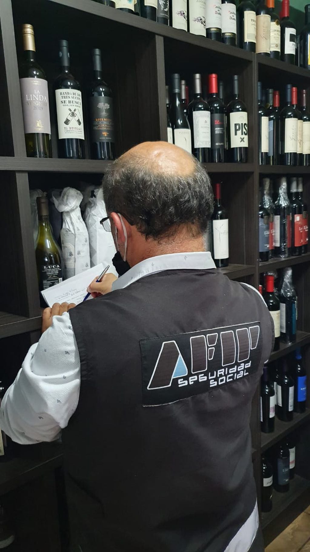 Argentina y Brasil investigan contrabando de vinos en la frontera. (Aduana)