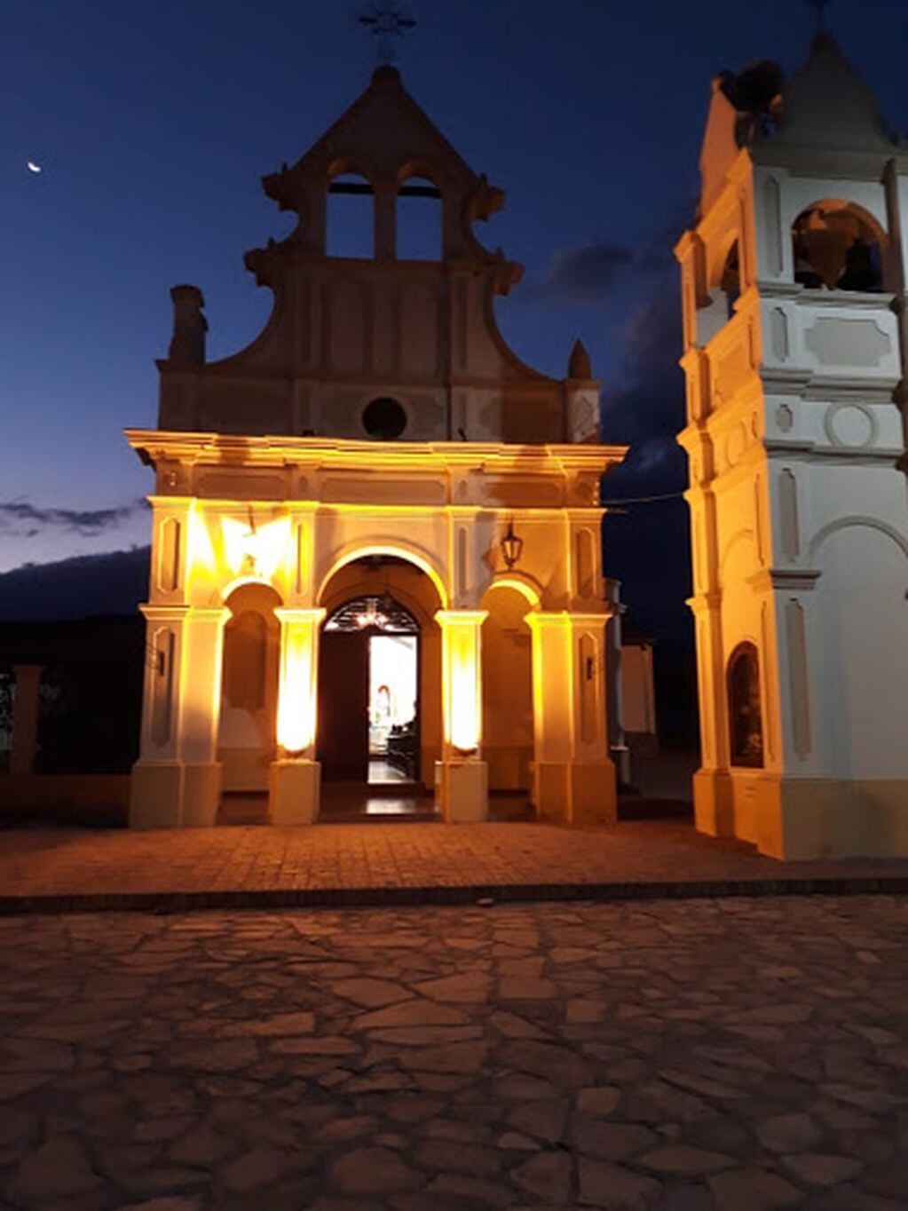 La Iglesia San Bernardo en Coronel Moldes.