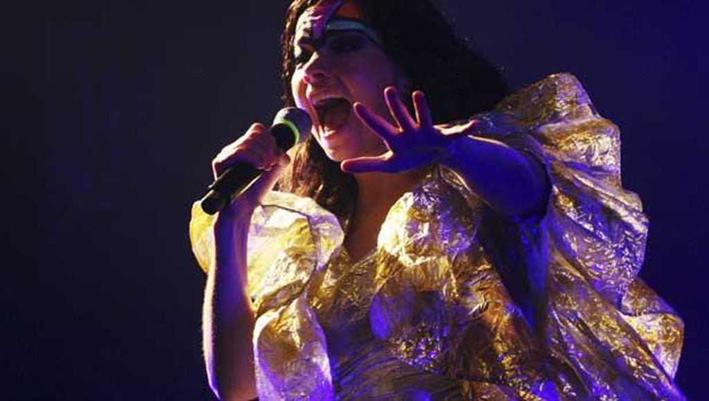 Björk. 