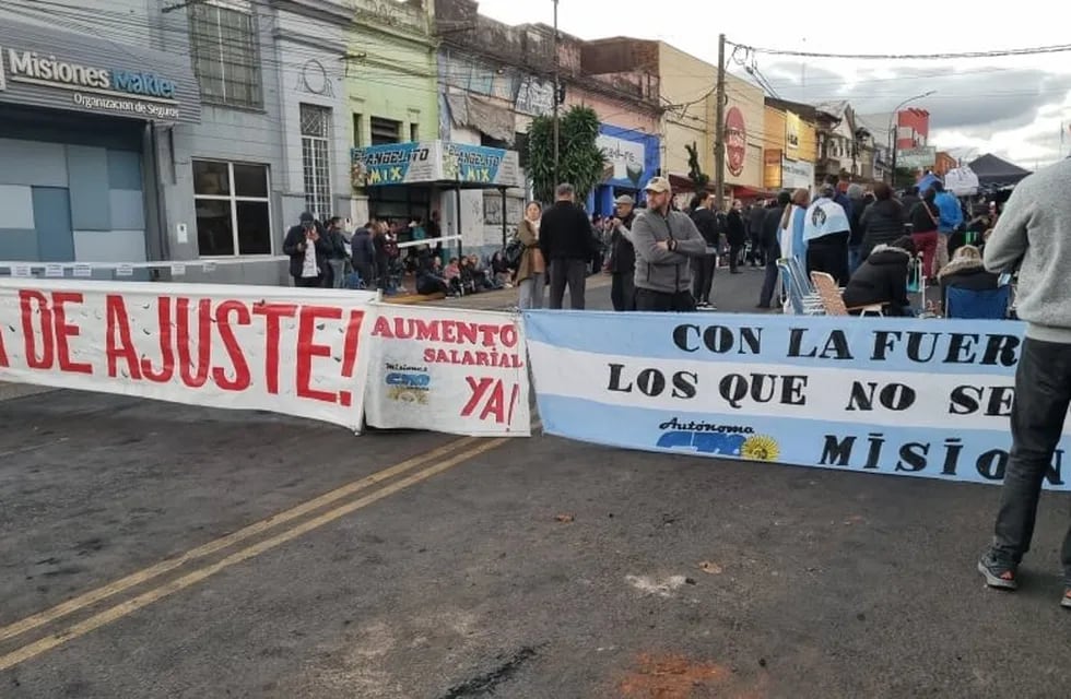 Conflicto policial en Misiones: este lunes se espera avances en la negociación.