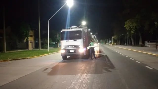 Camión detenido por no respetar el desvío del tránsito pesado