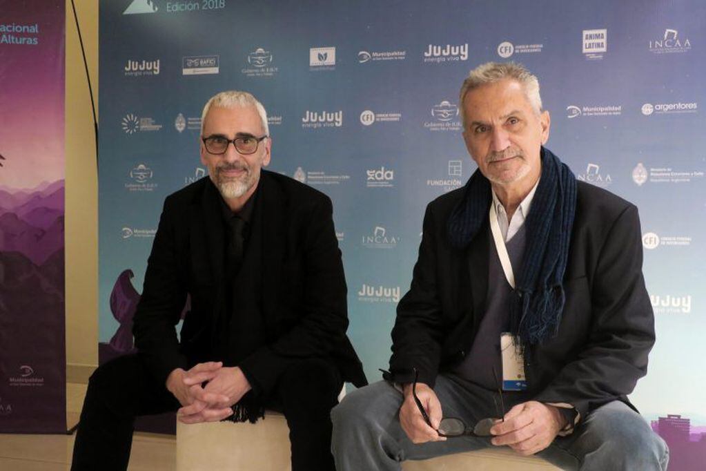 Marcelo Pont (i) y Daniel Desaloms, directores de la cuarta edición del Festival Internacional de Cine de las Alturas que se desarrolla en Jujuy. (EFE/Rodrigo García Melero)