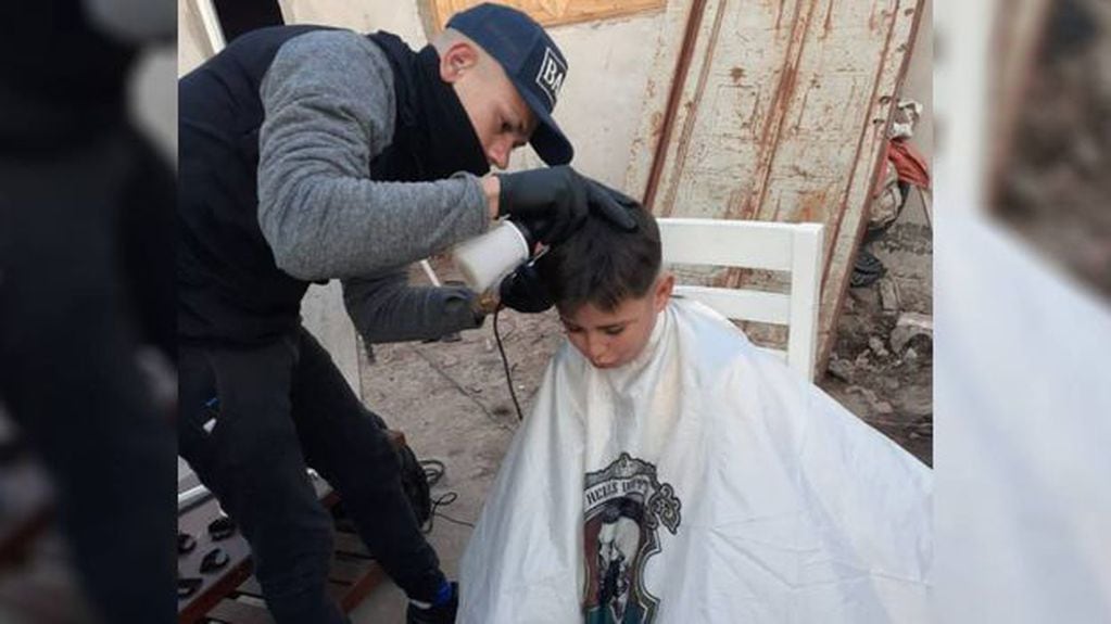 Santiago Maratea busca ayudar al peluquero solidario de La Plata: ¿Quién es?