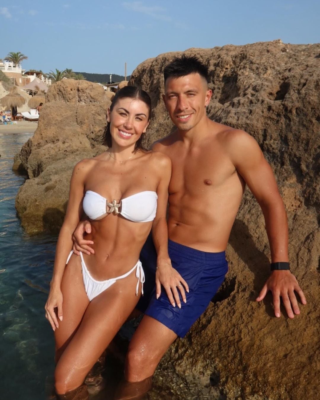 Las vacaciones soñadas de Lisandro Martínez y su novia