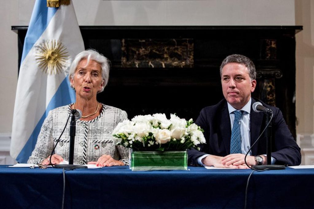 La directora gerente del FMI, Christine Lagarde  y el ministro argentino de Hacienda, Nicolás Dujovne (crédito: EFE)