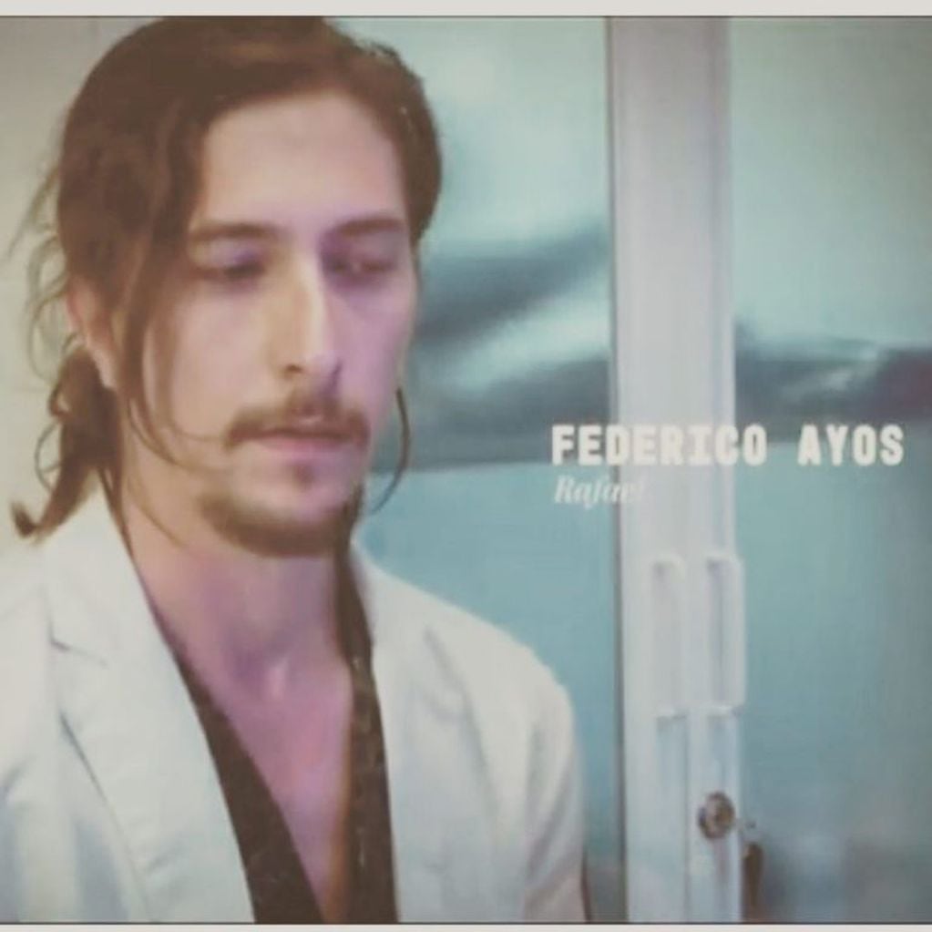 El personaje de Federico Ayos en Médicos, línea de vida, una nueva telenovela mexicana (Foto: Instagram/ @monicaayos)