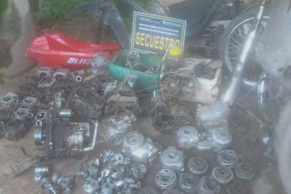 Lajitas: desbarataron una banda que robaba y desarmaba motos