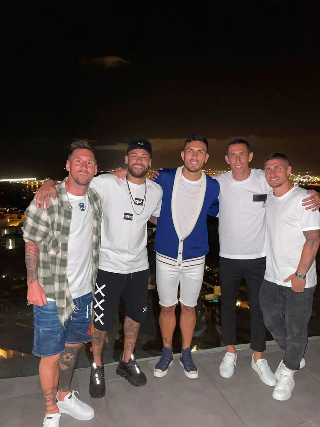 La noche de vacaciones que Messi compartió con Neymar, Paredes, Di María y Verratti.