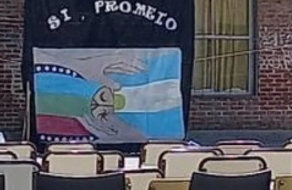 Alumnos de una escuela de Neuquén habrían juraron por la bandera mapuche