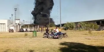 Incendio en una planta de reciclaje cerca de Pérez