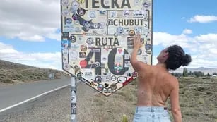 La mujer cordobesa que recorre la Patagonia en topless