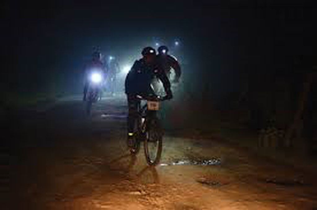Ciclo paseo nocturno Arroyito