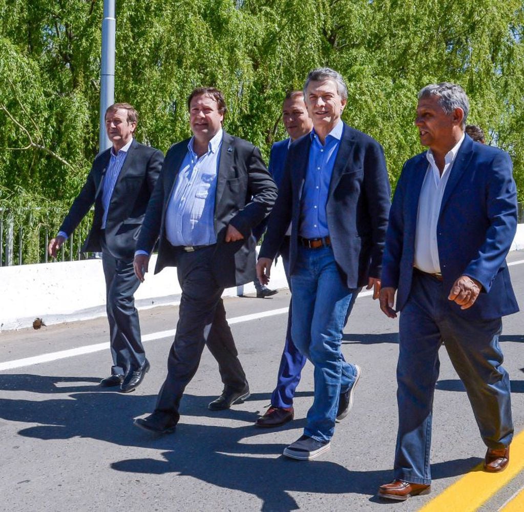 Imagen archivo. El presidente Mauricio Macri junto al gobernador de Neuquén, Omar Gutiérrez y de Río Negro, Alberto Weretilneck.