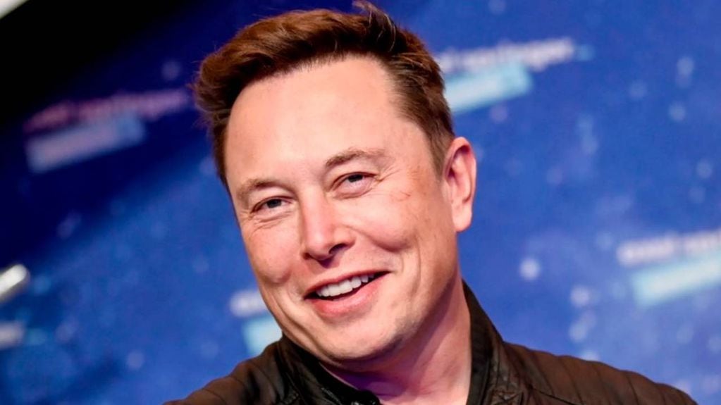 Elon Musk sigue cambiando Twitter. 