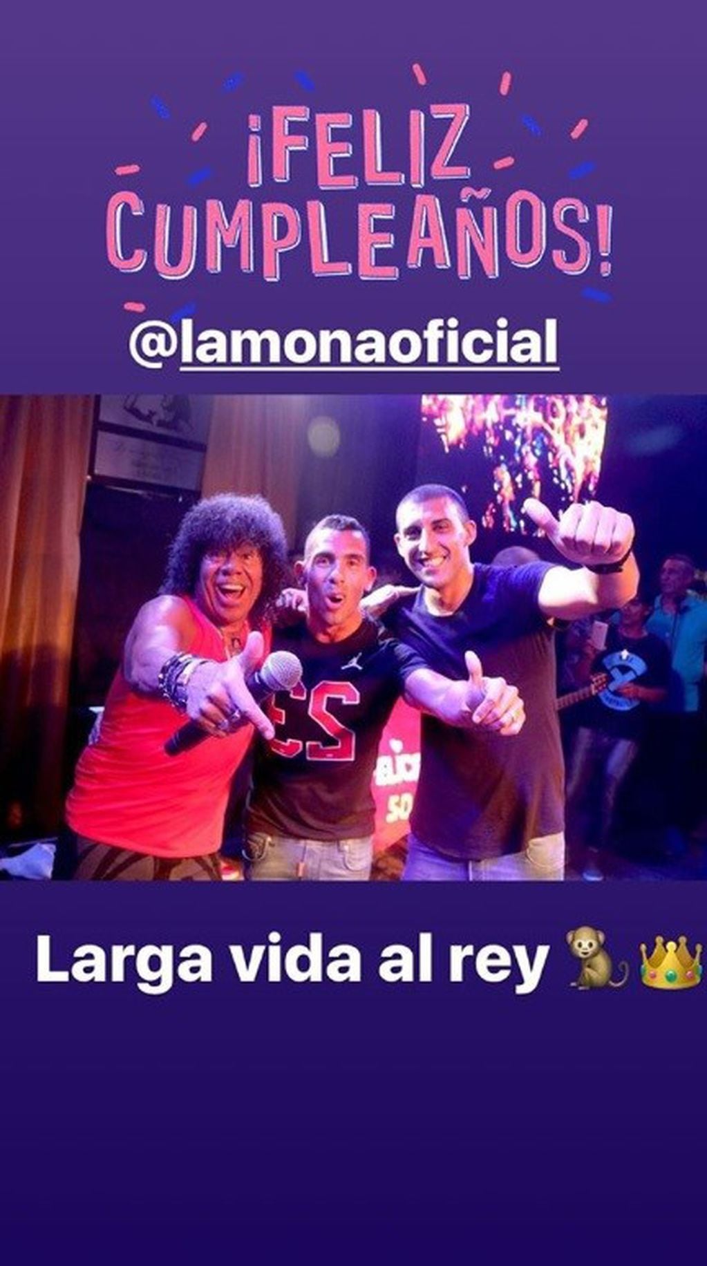 Wanchope Ábila y el Chino Zelarayan saludaron a la Mona.