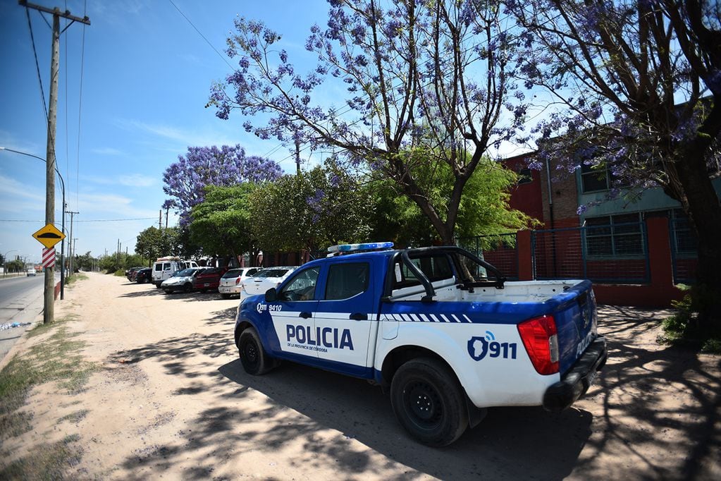 Asesinato en Córdoba. Un hombre de 34 años fue ultimado de un disparo en barrio 16 de Abril. (Pedro Castillo / La Voz)