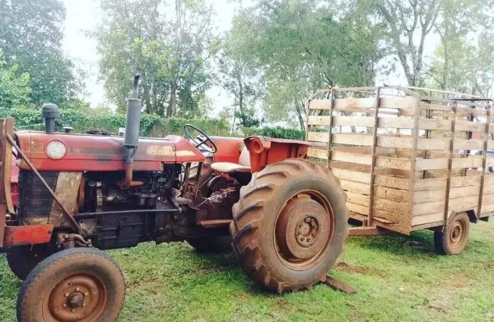 Pretendían robar los animales con una jaula estirada por un tractor.