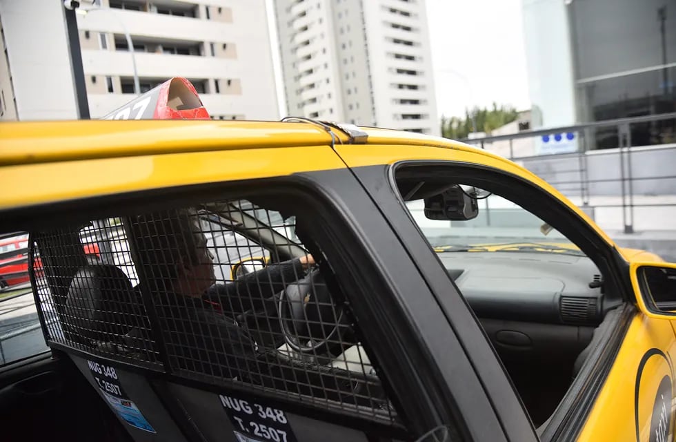 Nuevas medidas de seguridad para Taxis. Foto Pedro Castillo 