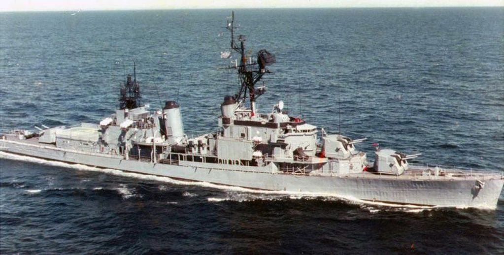 Destructor A.R.A "Bouchard" - 1972. Participó en la Guera de Malvinas. Fue escolta del Crucero A.R.A "General Belgrano".