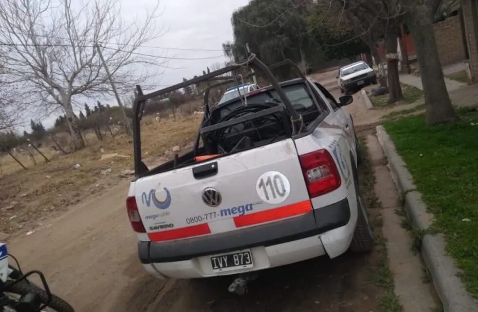 Los delincuentes se llevaron la camioneta de la empresa puntana.