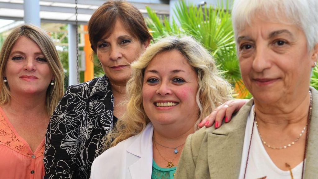  Liliana Asís, a la derecha, era la directora del Hospital Materno Neonatal