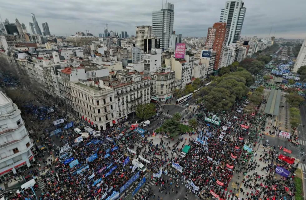 La imagen del microcentro durante este miércoles de protestas. Foto: Juan Pablo Cháves.