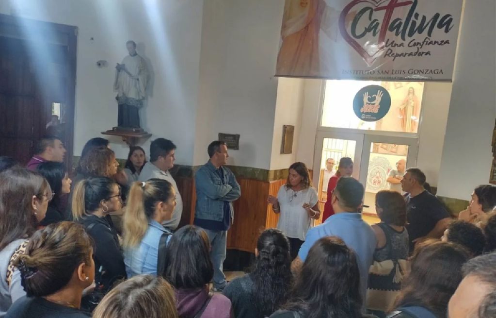 Padres de los alumnos del colegio Gonzaga de la ciudad de San Luis, piden información sobre los hechos de abusos sexuales ocurridos en el interior de la institución, la cual está intervenida.