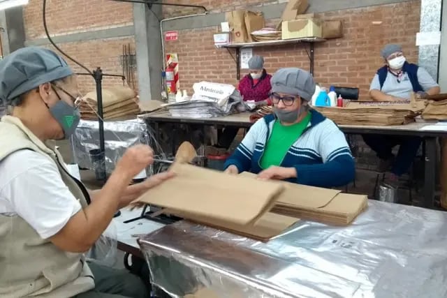El Ministerio de Acción Cooperativa visitó una fábrica recuperada en Puerto Rico