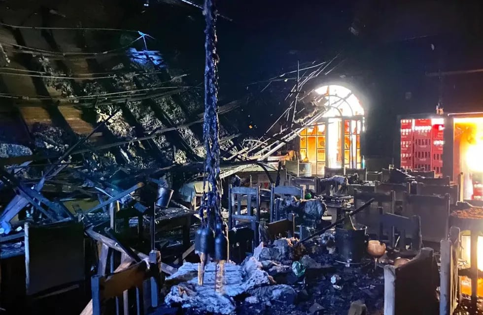 Incendio en un restaurante de Posadas dejó importantes pérdidas materiales.