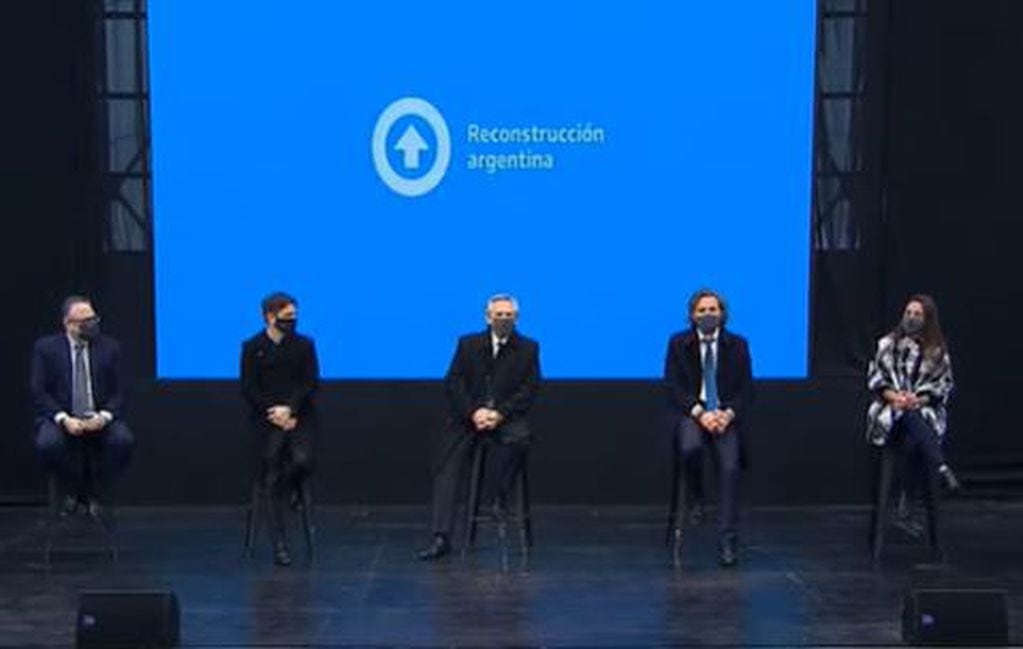El presidente Alberto Fernández encabeza en Tecnópolis el lanzamiento de la segunda etapa de "Argentina Programa", ante unos 20.000 jóvenes de todo el país.