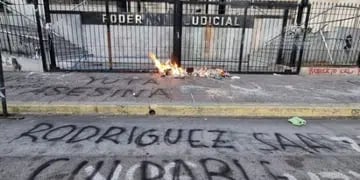 Vandalismo tras la manifestación "Ni Una Menos" en San Luis