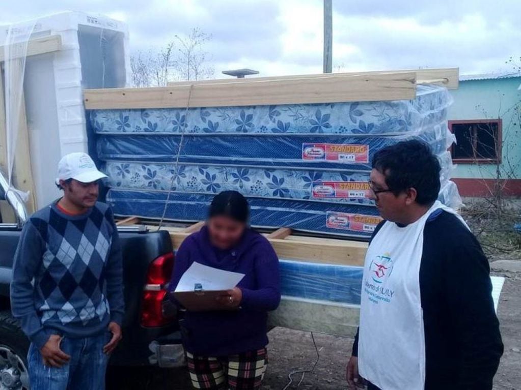 El gobierno de Jujuy asiste a familias vulnerables de barrios de la capital