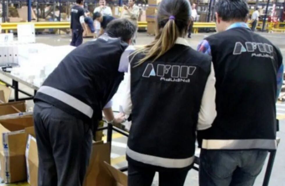 EL personal de Aduana en el Aeropuerto de Rosario está en la mira por malos tratos a los pasajeros. (Archivo)