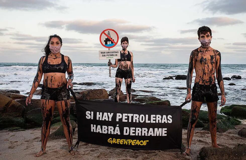 Un informe de Greenpace alertó sobre las consecuencias que podría tener un avance de proyectos petroleros en el Mar Argentino. Las imágenes son alarmantes.