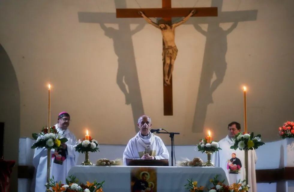 Mario Poli encabezó la misa de San Cayetano y pidió por \