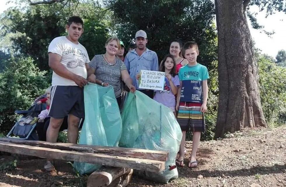 Campaña de limpieza #RíoUruguaySinBasura