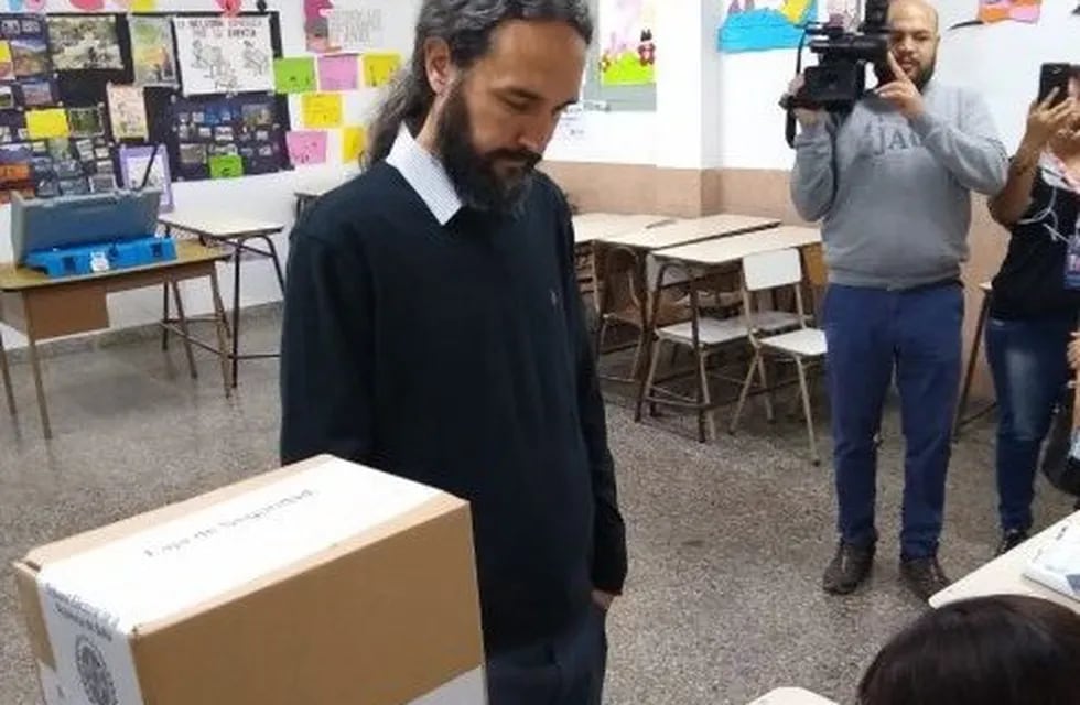 Pablo López emitió su voto. (FM Profesional)