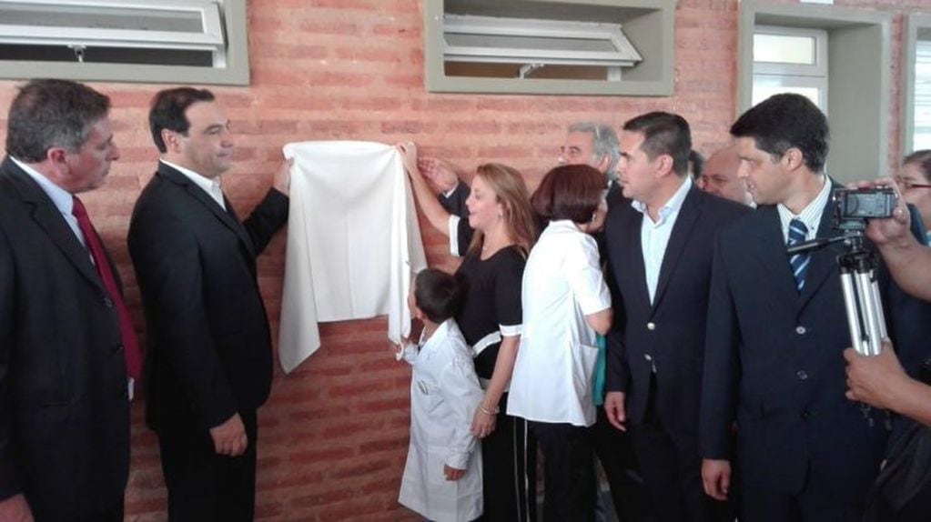 Gustavo Valdés inauguró una escuela en el municipio de Cazadores Correntinos