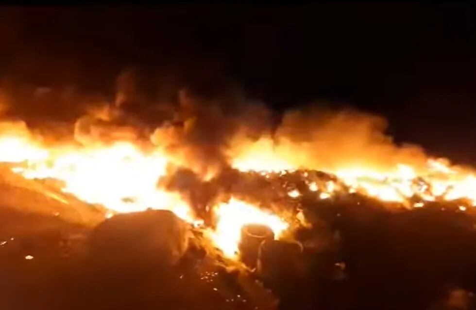 Ushuaia: presumen que el incendio en el depósito de cubiertas fue intencional
