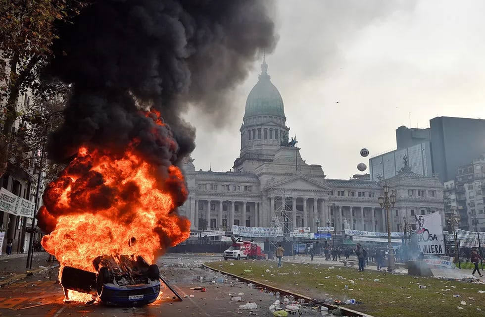 Protestas e incidentes registrados en los alrededores del Congreso. (AP)
