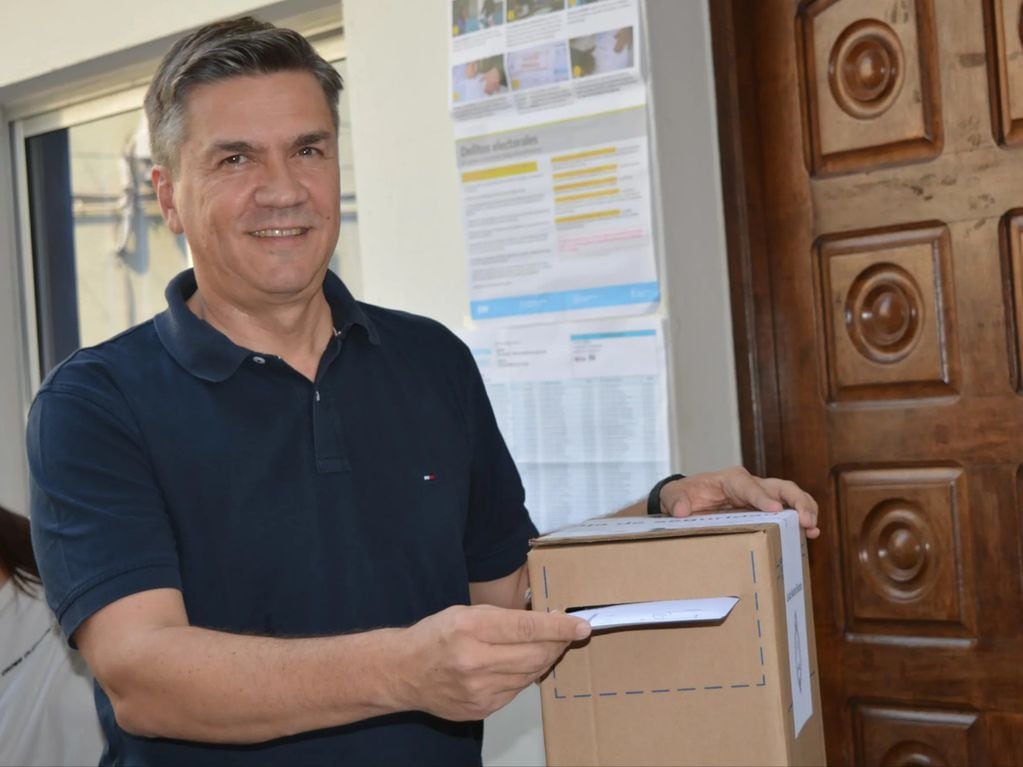 Leandro Zdero, el flamante gobernador electo de Chaco, votó en las elecciones generales.