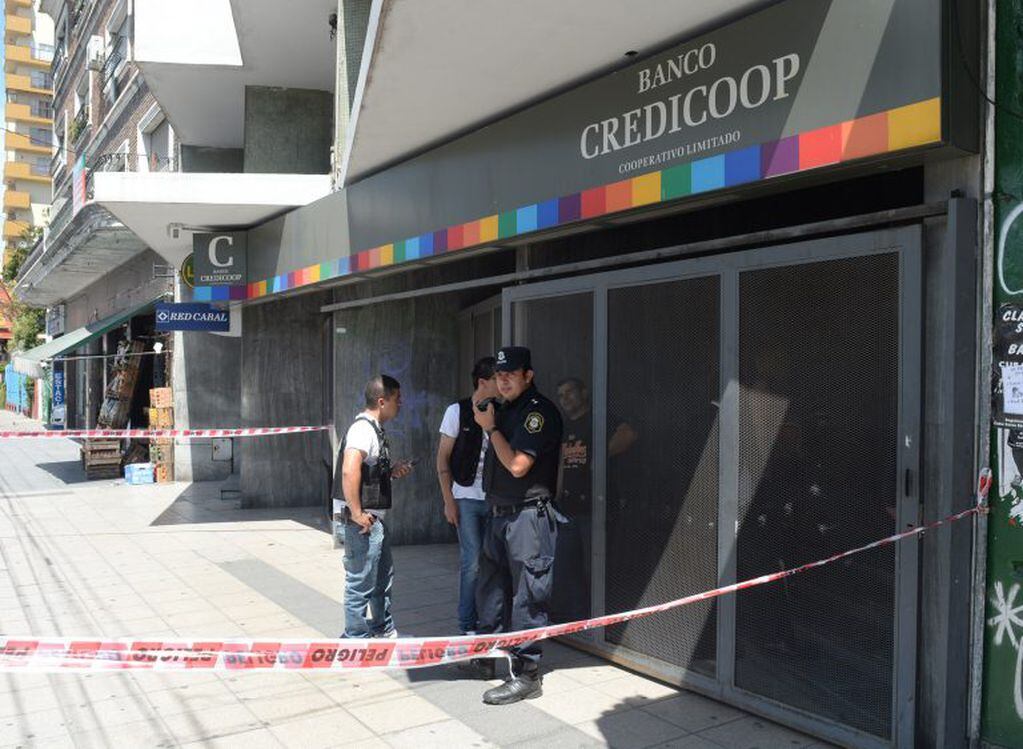 Condenaron a una banda de policías y civiles por dos robos a bancos