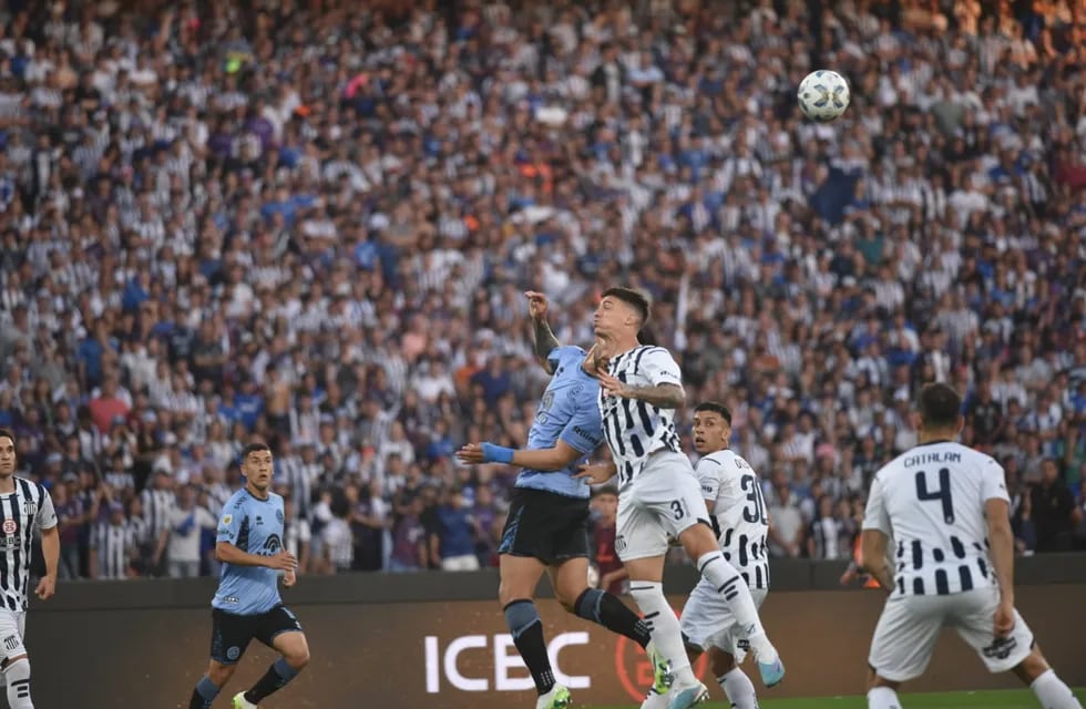 Talleres y Belgrano, en duelo por la séptima fecha de la Copa de la Liga Profesional en el Kempes. (Javier Ferreyra / La Voz)