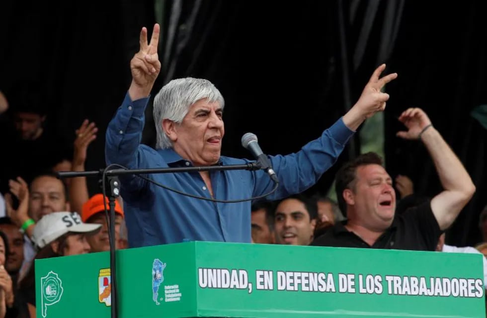 Hugo Moyano, acusado por el titular de OCA por supuesto desvío de fondos a Camioneros. REUTERS/Martin Acosta