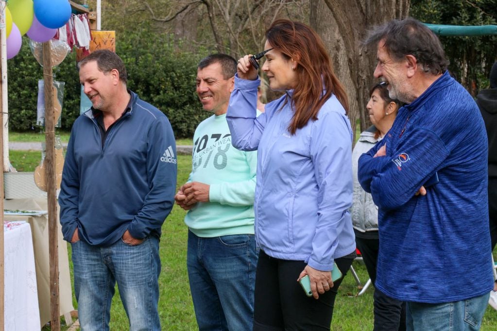 Candidatos vecinalistas en los festejos de la primavera del Parque Cabañas
