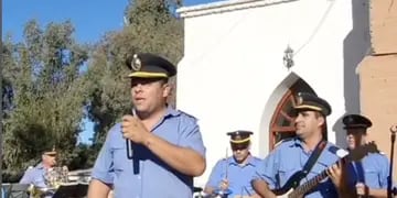 La Policía de Córdoba cantó una canción de La Konga.